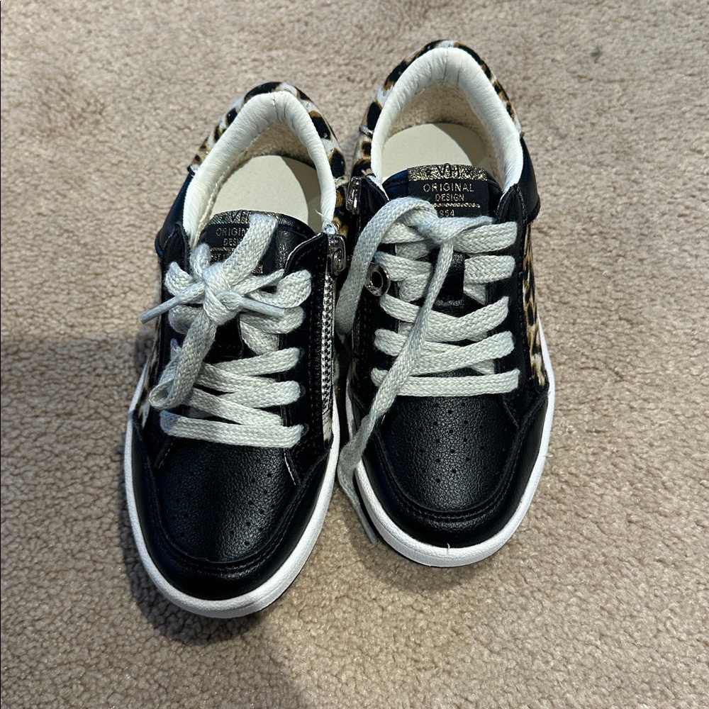 Stylish Kids Sneakers with Leopard Print
